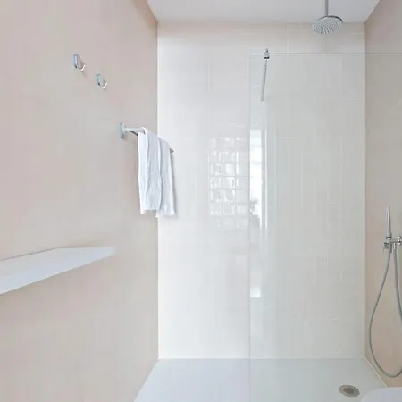 Spacious 1 Bedroom Near Baixa 리스본