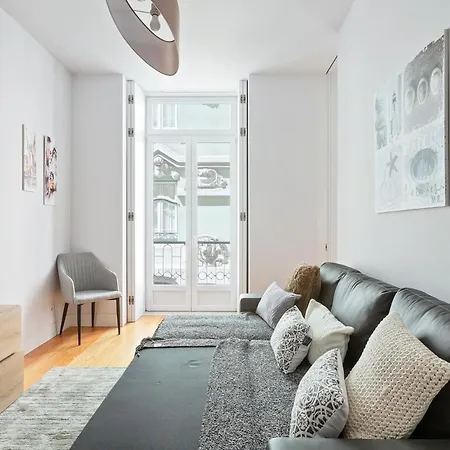 Spacious 1 Bedroom Near Baixa * 리스본