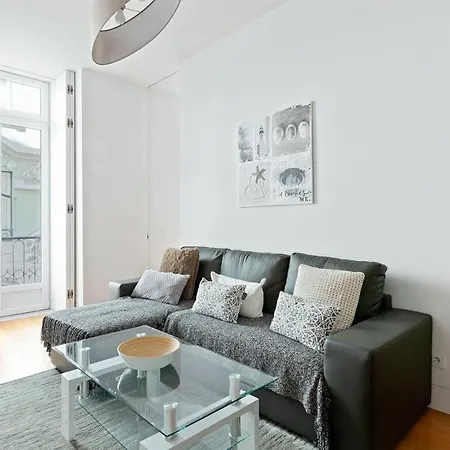 Spacious 1 Bedroom Near Baixa 아파트 *