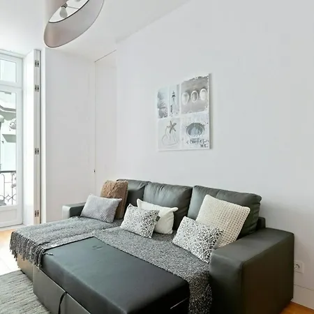 Spacious 1 Bedroom Near Baixa דירה ליסבון