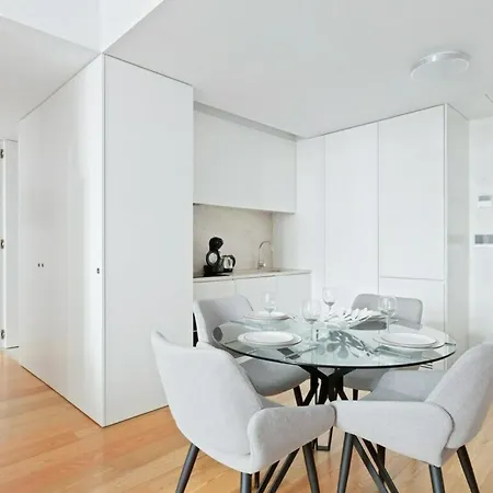 Spacious 1 Bedroom Near Baixa 아파트