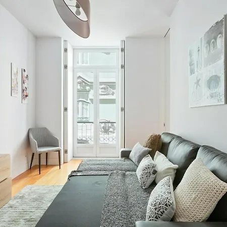 Spacious 1 Bedroom Near Baixa ליסבון
