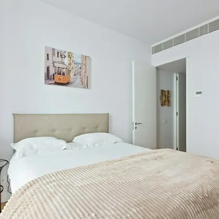 Spacious 1 Bedroom Near Baixa דירה