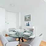 Spacious 1 Bedroom Near Baixa *