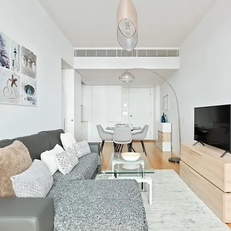 Daire Spacious 1 Bedroom Near Baixa Lisboa
